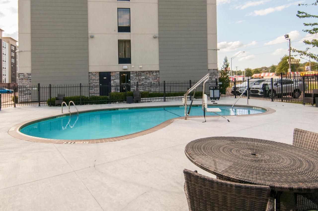 Holiday Inn Express & Suites Jackson Downtown - Coliseum By Ihg Exteriör bild